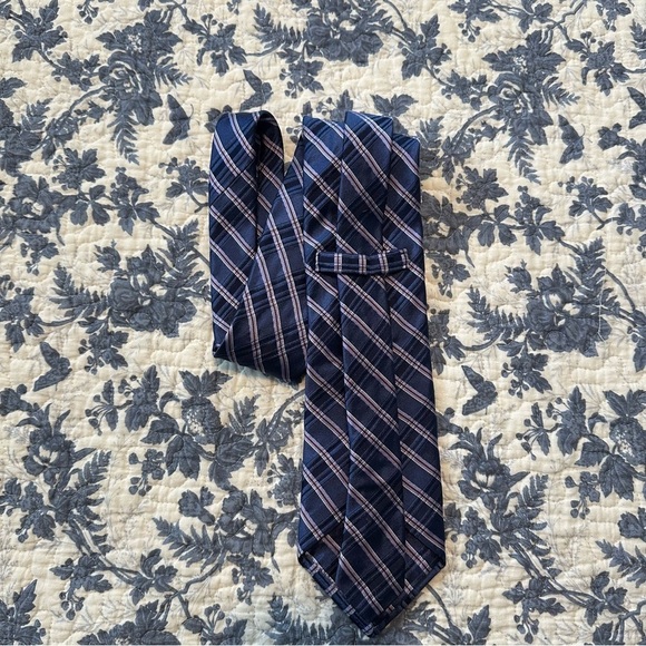 IKE Behar Repp Tie Blue & Lavender Stripes Imported Silk Hand Tailored 58”x3.5” - Picture 4 of 10